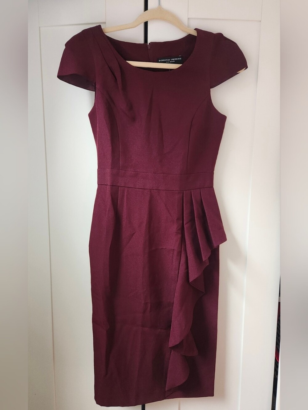 NWOT Doroth Perkins Sheath Dress